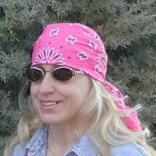 Load image into Gallery viewer, Hot Pink Paisley Skulldana®